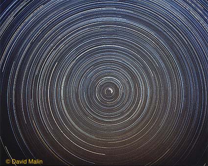 APOD: 1996 December 01 – Star Trails in Northern Skies