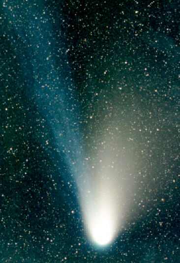 APOD: 1997 March 07 – Comet Hale-Bopp Enters the Evening Sky