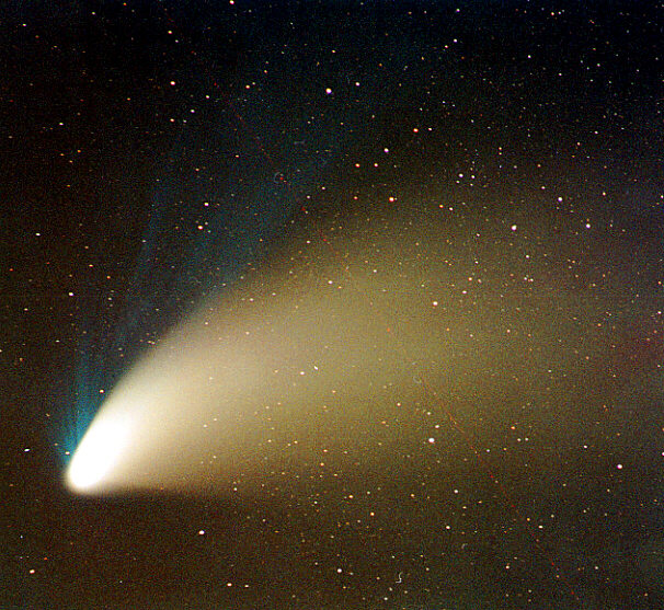 APOD: 1997 May 14 – Hale-Bopp’s Fickle Ion Tail