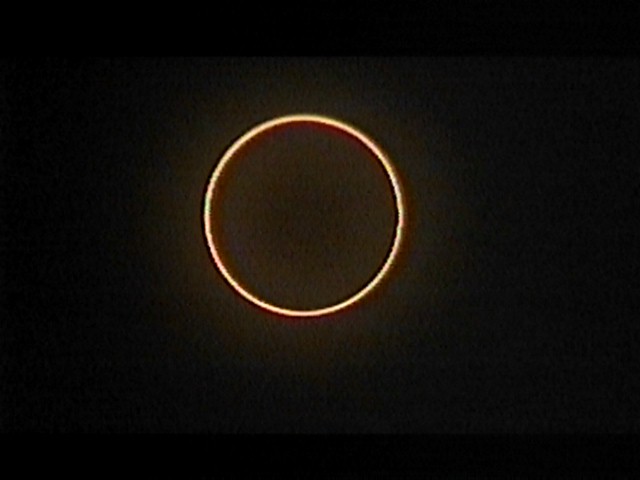APOD: 1998 August 24 – An Annular Eclipse of the Sun
