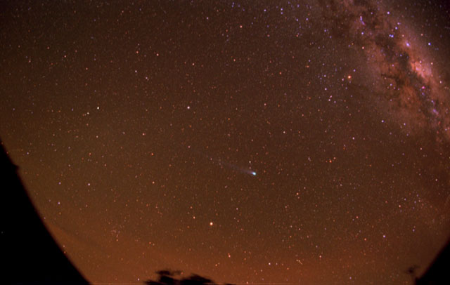 APOD: 1998 August 17 – Comet Hyakutake and the Milky Way