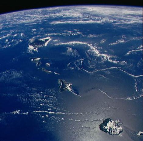 APOD: 1998 July 25 – Hawaii