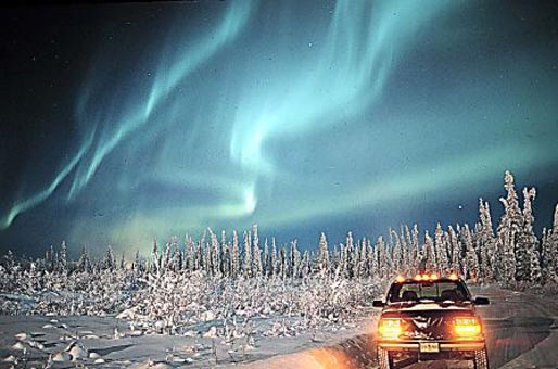 APOD: 1998 March 04 – Aurora Over Alaska