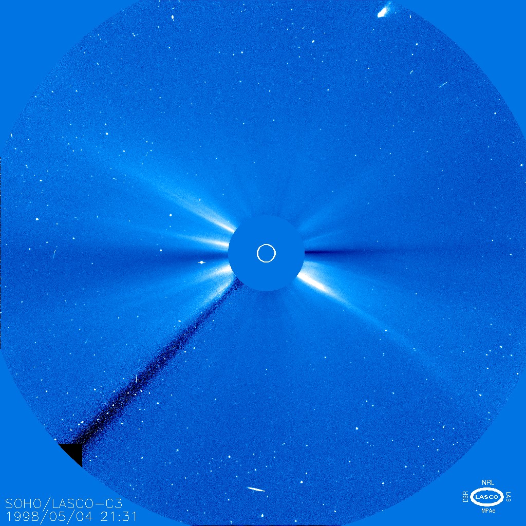 APOD: 1998 May 20 – Discovery Image: Comet SOHO (1998 J1)