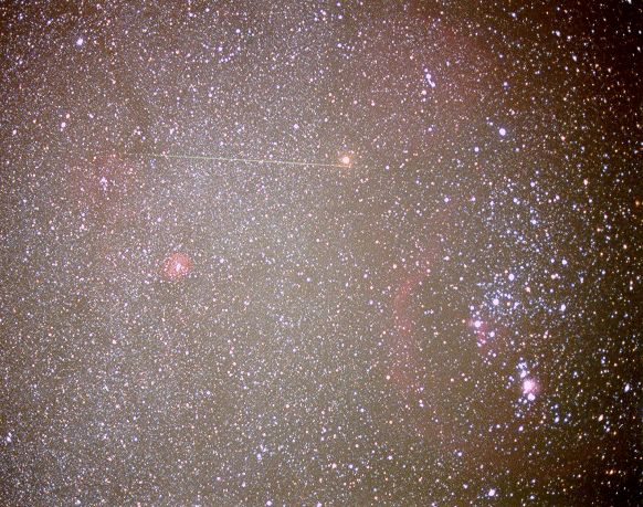 APOD: 1998 November 26 – Meteor Milky Way