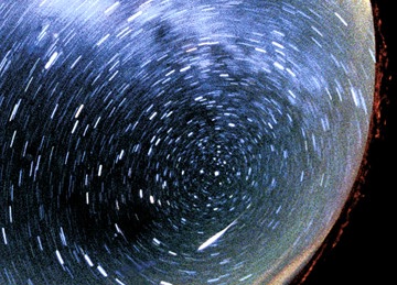 APOD: 1998 November 08 – Leonid Meteor Shower Next Week