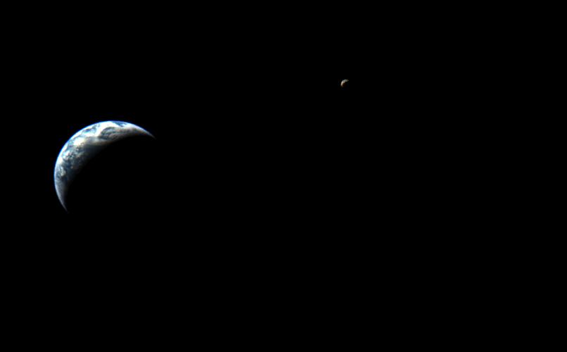 APOD: 1998 September 04 – Nozomi: Earth and Moon