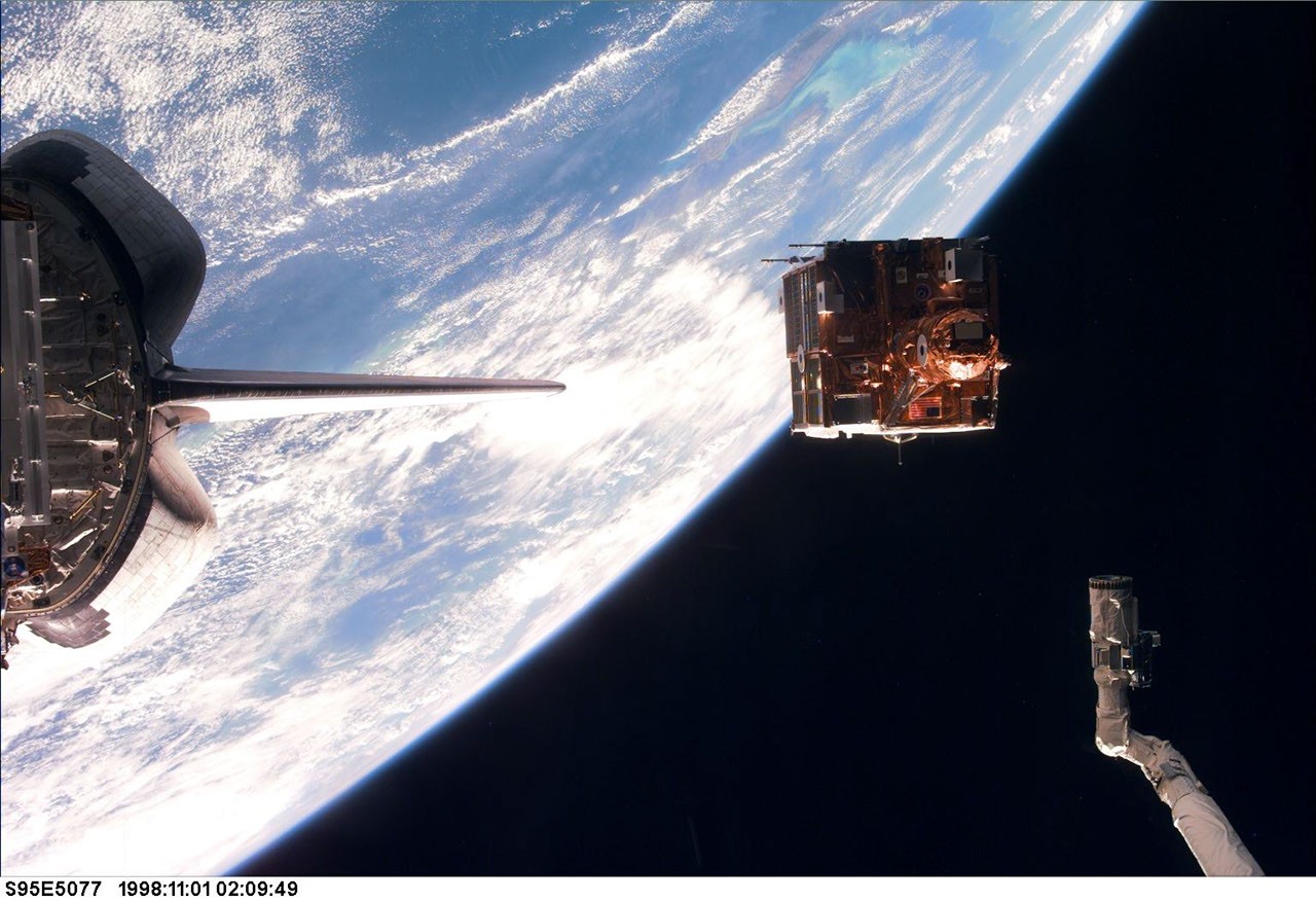 Deploying Spartan — APOD for 1999-08-12