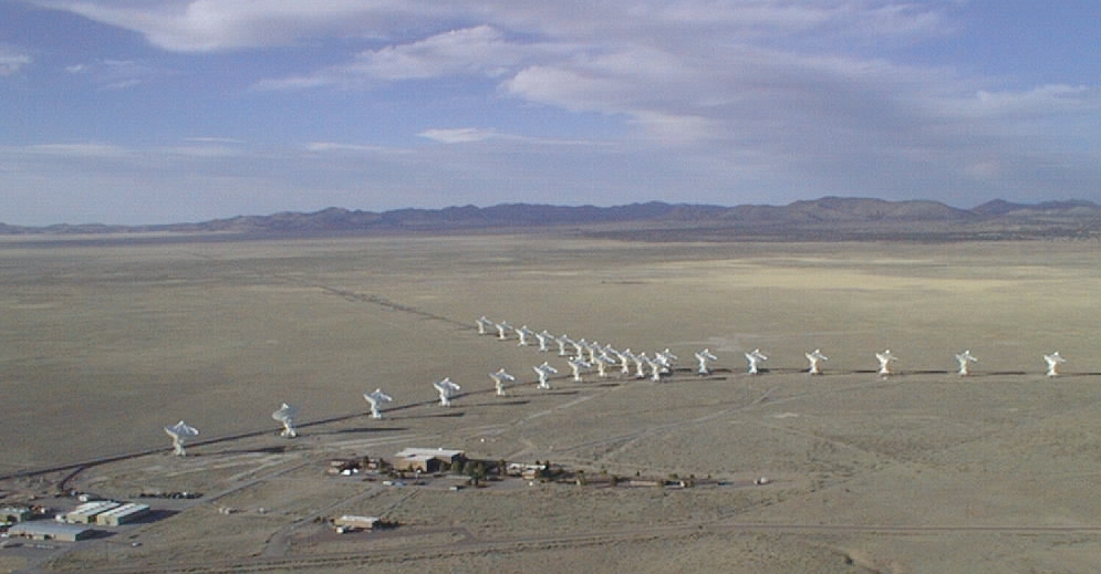 APOD: 1999 June 20 – A Very Large Array of Radio Telescopes