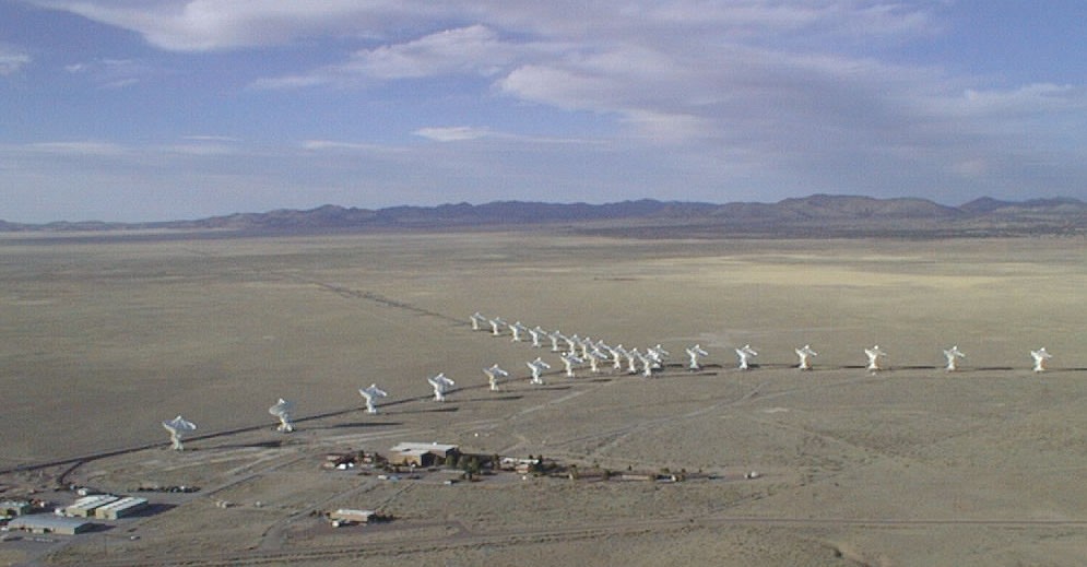 A Very Large Array of Radio Telescopes — APOD for 1999-06-20