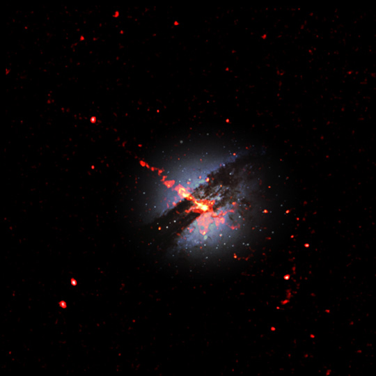 APOD: 1999 October 28 – X Ray Jet From Centaurus A