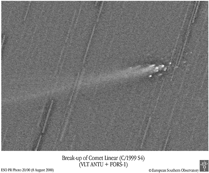 APOD: 2000 August 11 – Fragments of Comet LINEAR