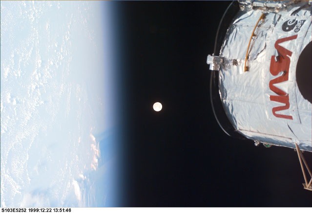 Earth, Moon, Hubble — APOD for 2000-01-05