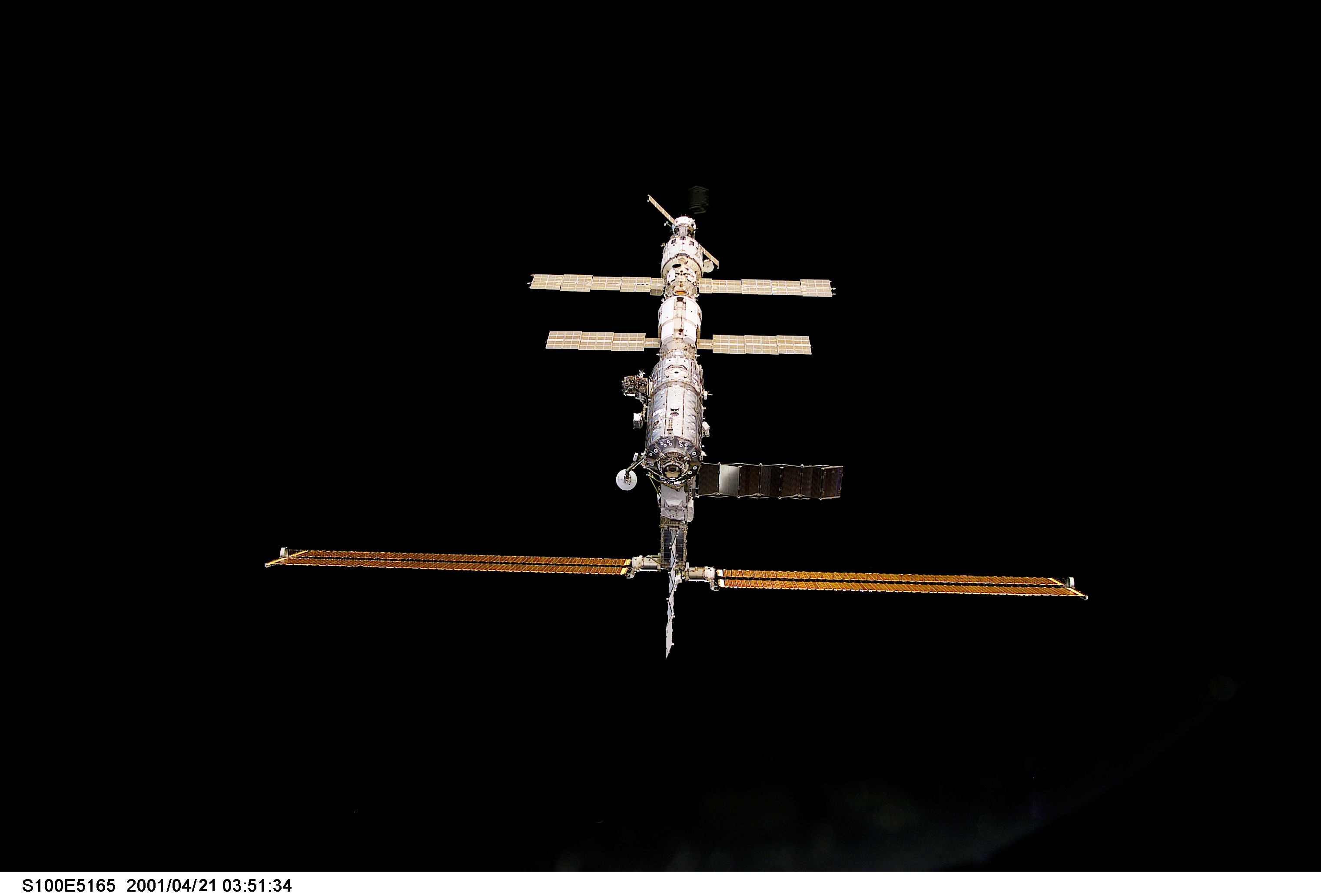 APOD: 2001 April 30 – Approaching the International Space Station