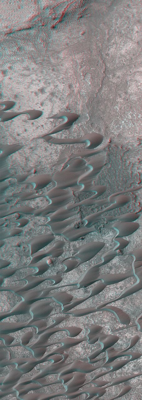 APOD: 2001 August 15 – Mars: 3-D Dunes