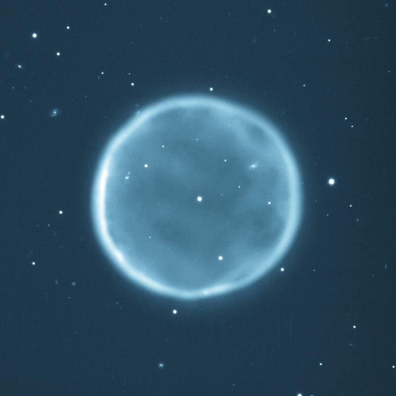 APOD: 2001 January 23 – Spherical Planetary Nebula Abell 39