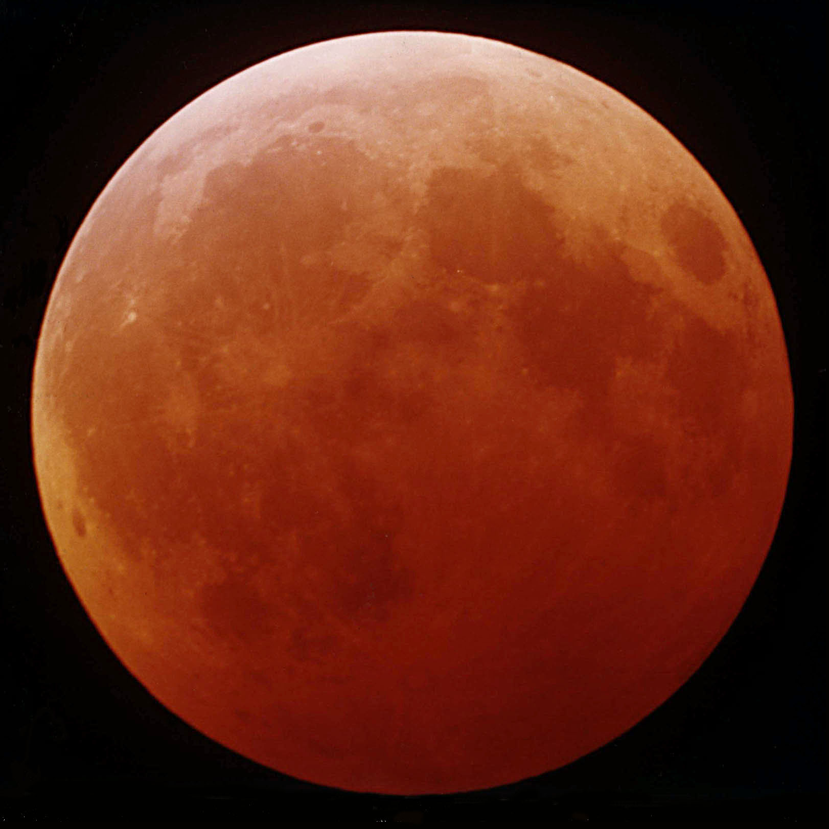 APOD: 2001 January 18 – 2001: A Total Lunar Eclipse