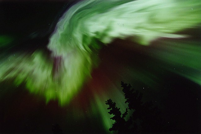 APOD: 2001 March 29 – Aurora Alaskan Style