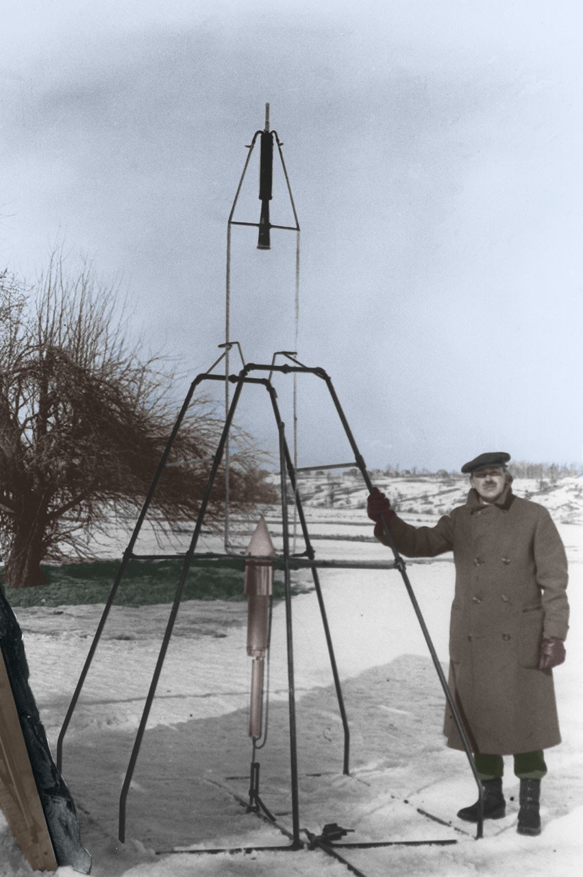 Rockets and Robert Goddard — APOD for 2001-03-16