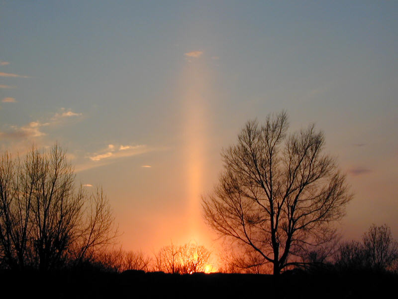 APOD: 2001 March 13 – A Sun Pillar