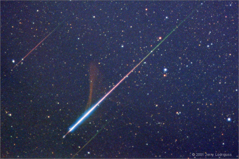 APOD: 2001 November 22 – Fireball, Smoke Trail, Meteor Storm