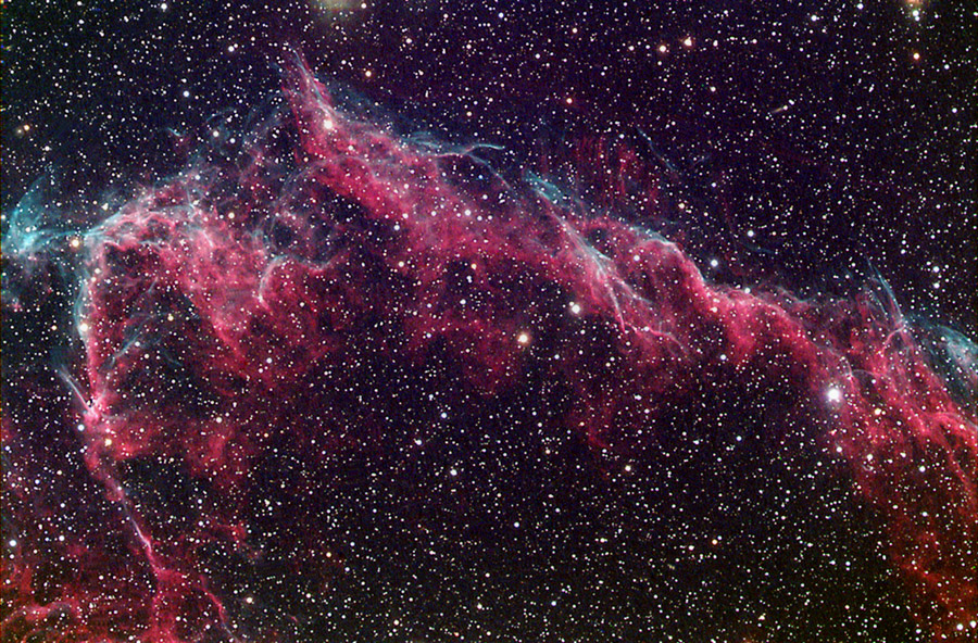 APOD: 2001 September 28 – NGC 6992: A Glimpse of the Veil