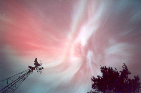 APOD: 2002 January 15 – Red Auroral Corona