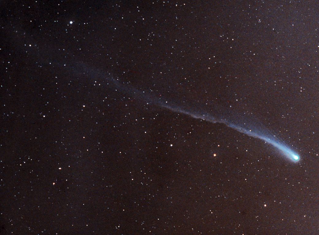 APOD: 2002 March 7 – Comet Ikeya-Zhang Brightens