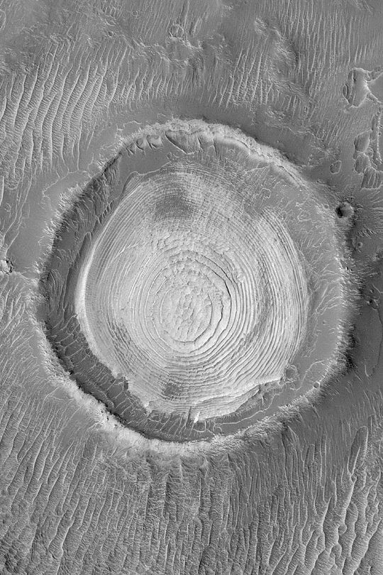 APOD: 2003 August 15 – Sedimentary Mars
