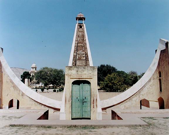 APOD: 2003 December 6 – Jaipur Observatory Sundial