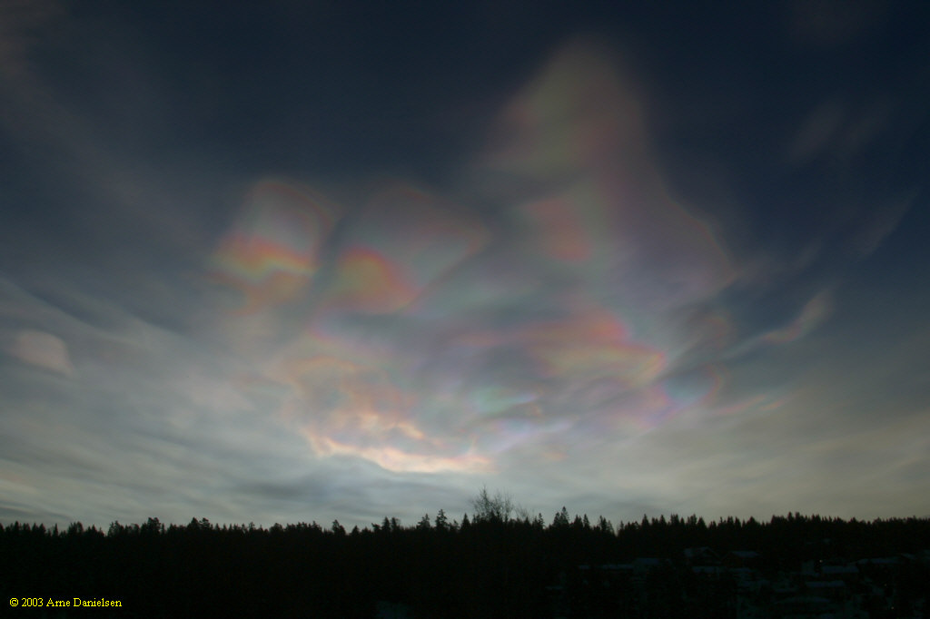 APOD: 2003 March 11 – Iridescent clouds