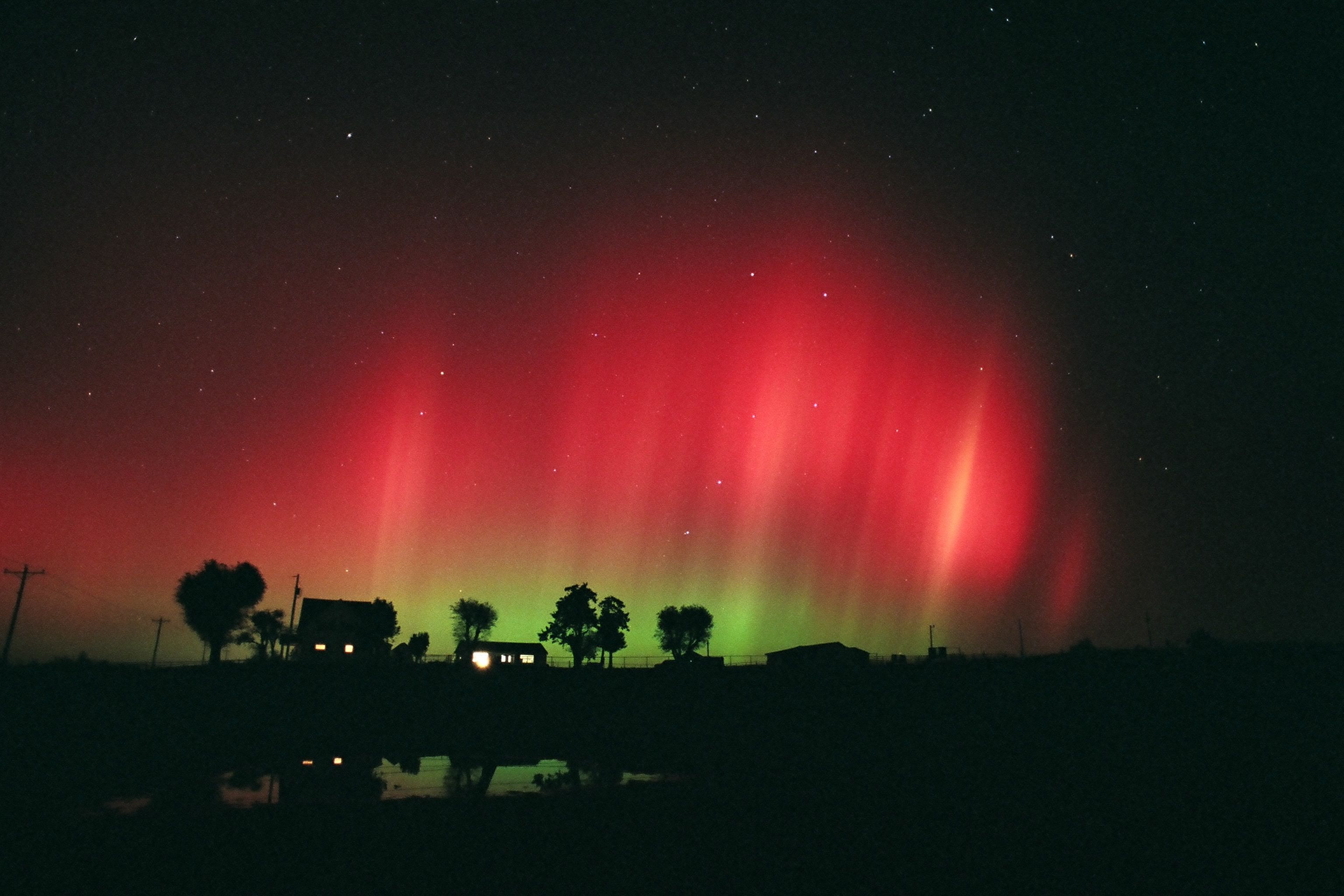 APOD: 2003 November 13 – Aurora Oklahoma
