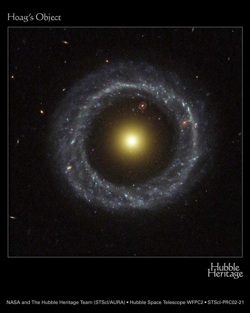 APOD: 2004 August 15 – Hoags Object: A Strange Ring Galaxy