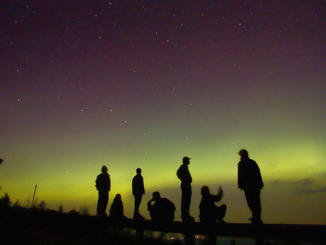 Contemplating the Sky — APOD for 2004-08-08