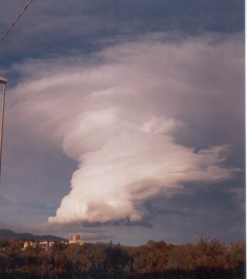 APOD: 2004 February 18 – Anvil Cloud Over Sicily