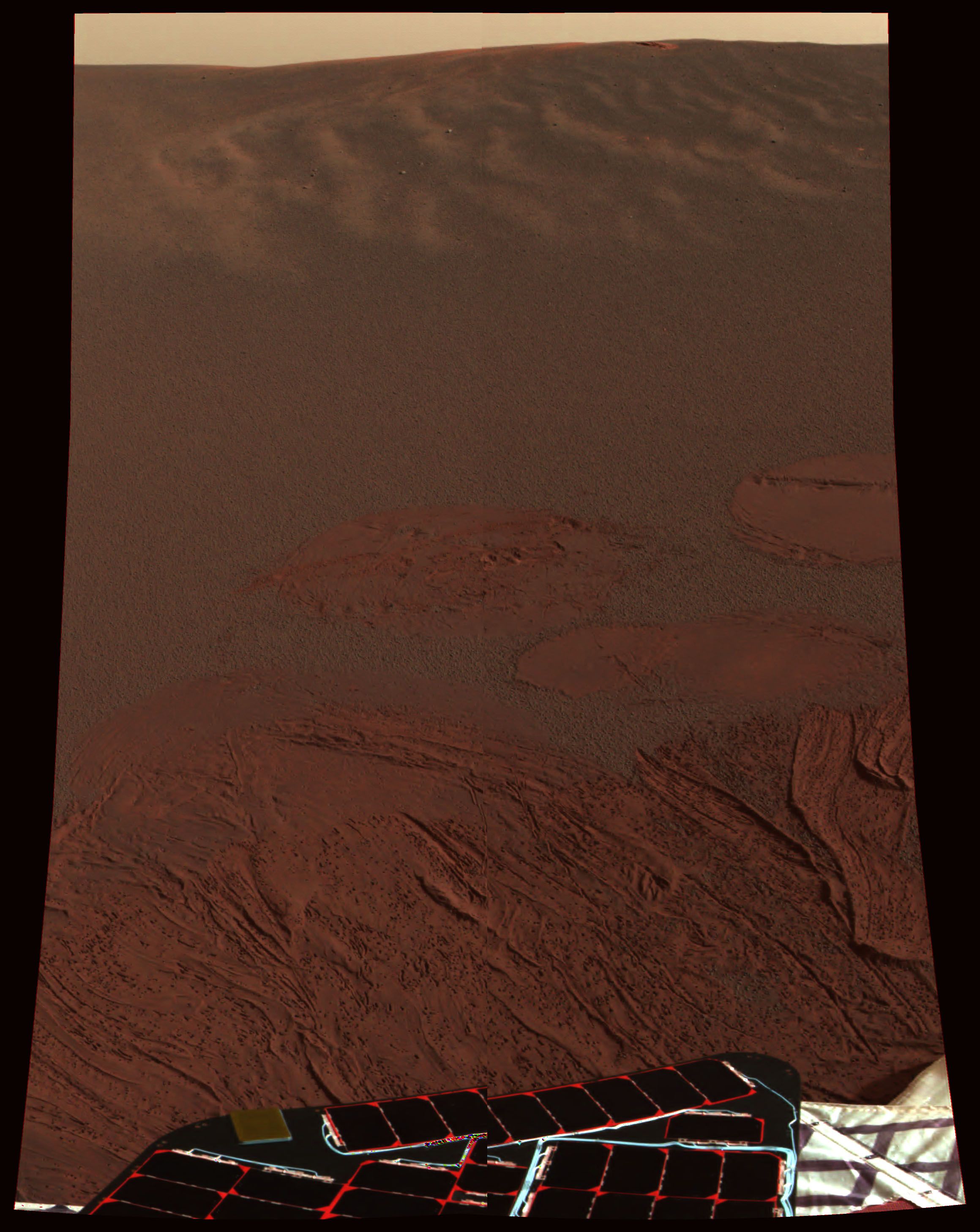 APOD: 2004 January 26 – A Landing at Meridiani Planum