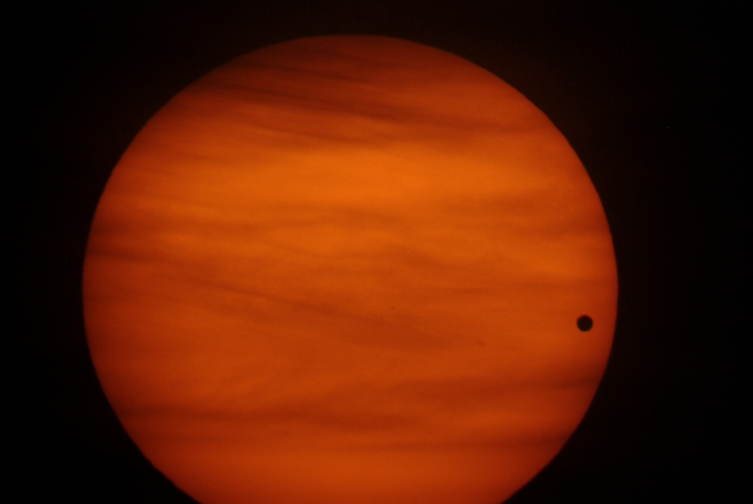 APOD: 2004 June 9 – Venus Transit at Sunrise