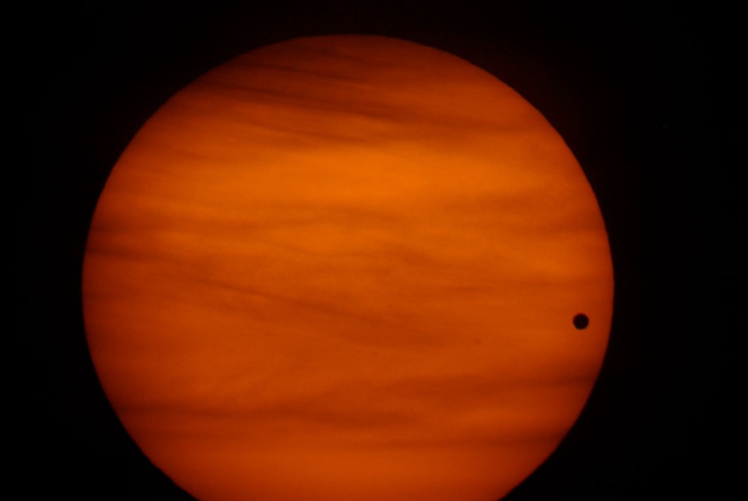 Venus Transit at Sunrise — APOD for 2004-06-09