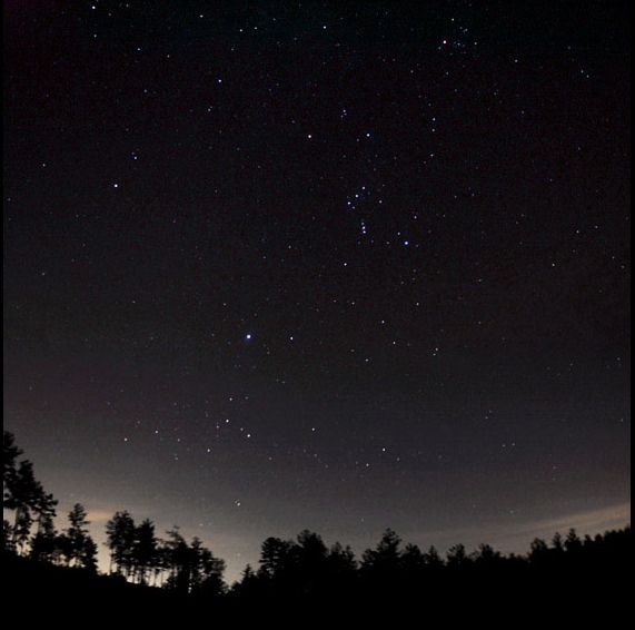 APOD: 2004 March 4 – Cold Mountain Sky
