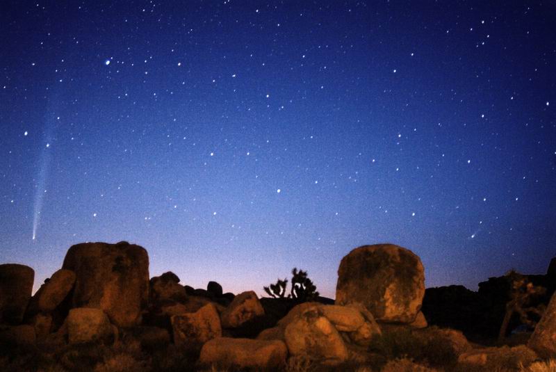 APOD: 2004 May 3 – Comets Bradfield and LINEAR Rising