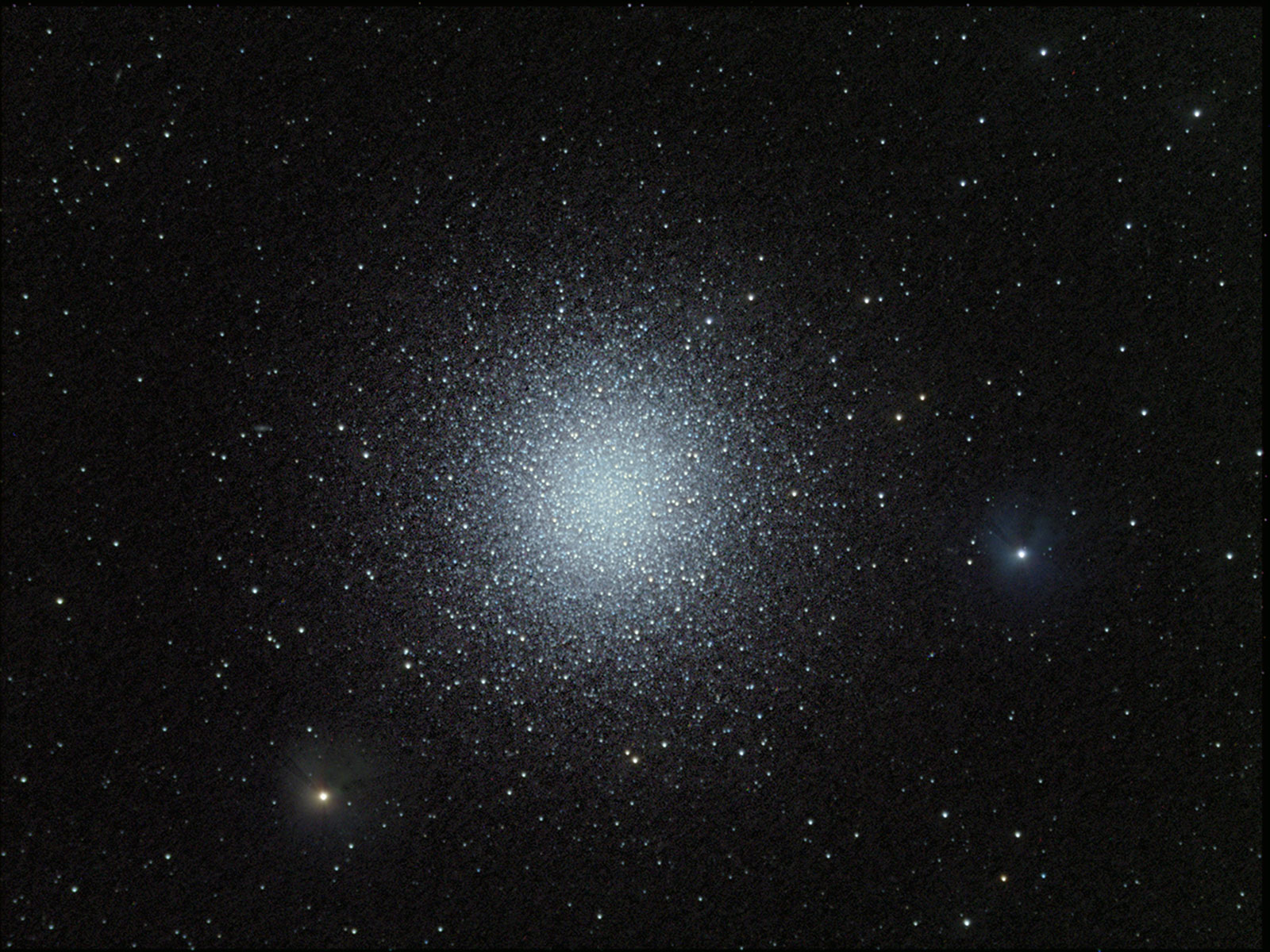 APOD: 2004 May 11 – M13: The Great Globular Cluster in Hercules