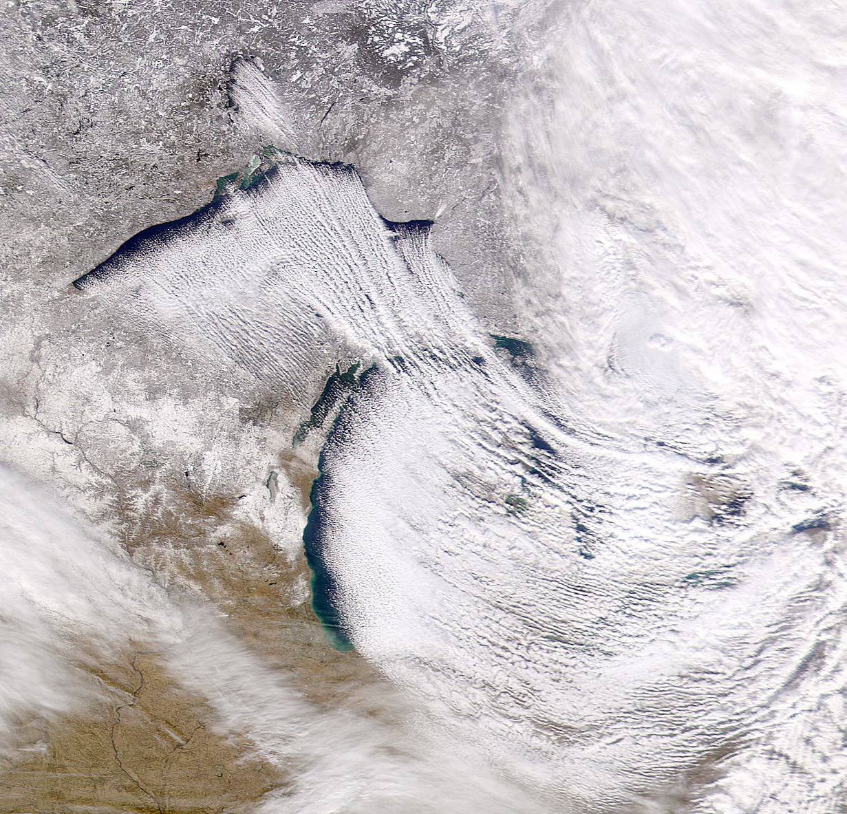 APOD: 2004 November 30 – Lake Effect Snow on Earth