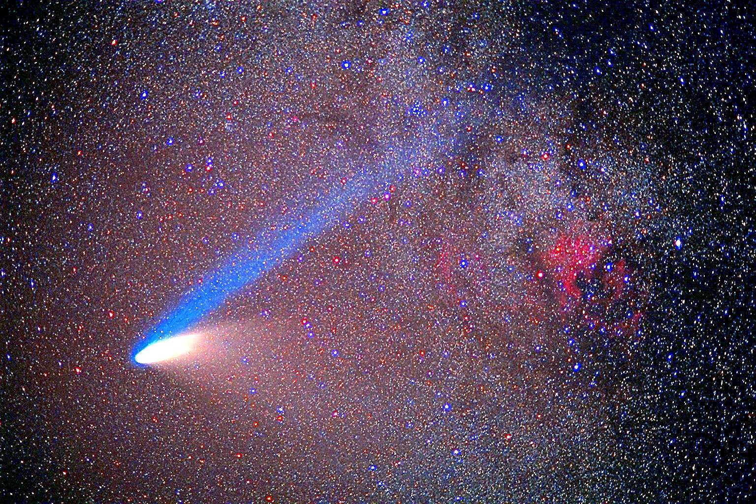 APOD: 2004 October 3 – Comet Hale Bopp and the North America Nebula