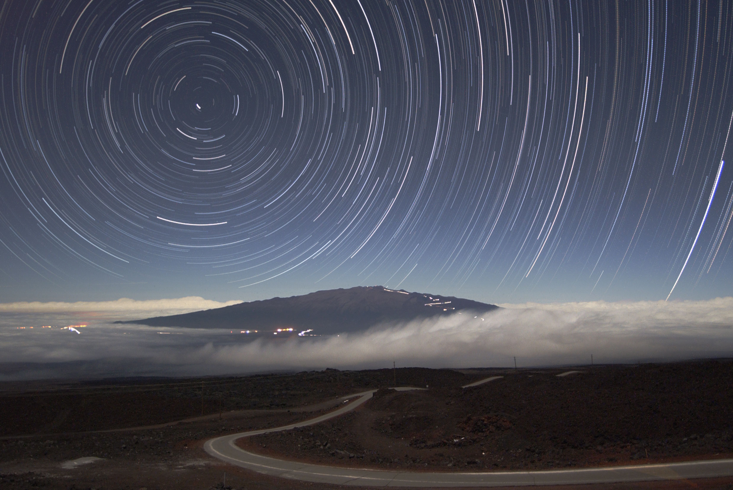 APOD: 2005 December 20 – Star Trails Above Mauna Kea