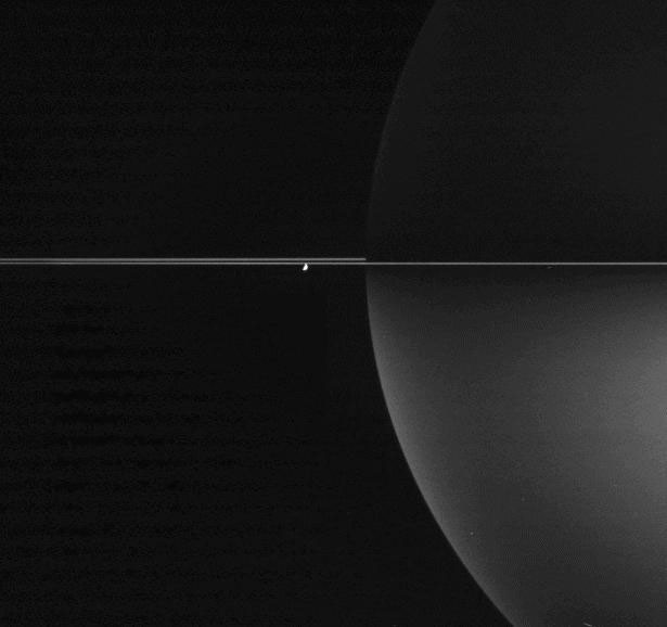 Thin Rings Around Polarized Saturn — APOD for 2005-12-19