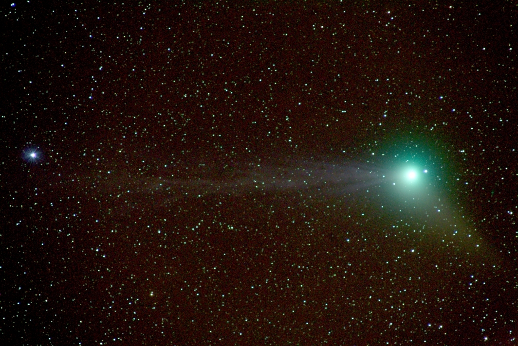 APOD: 2005 January 5 – Comet Machholz in View