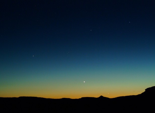 APOD: 2005 June 24 – Planets in the West