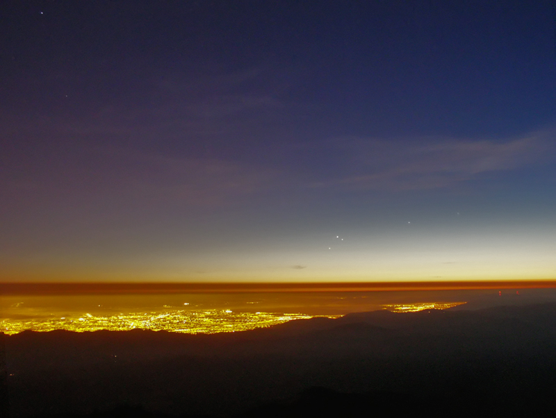 APOD: 2005 June 30 – Three Planets from Mt Hamilton