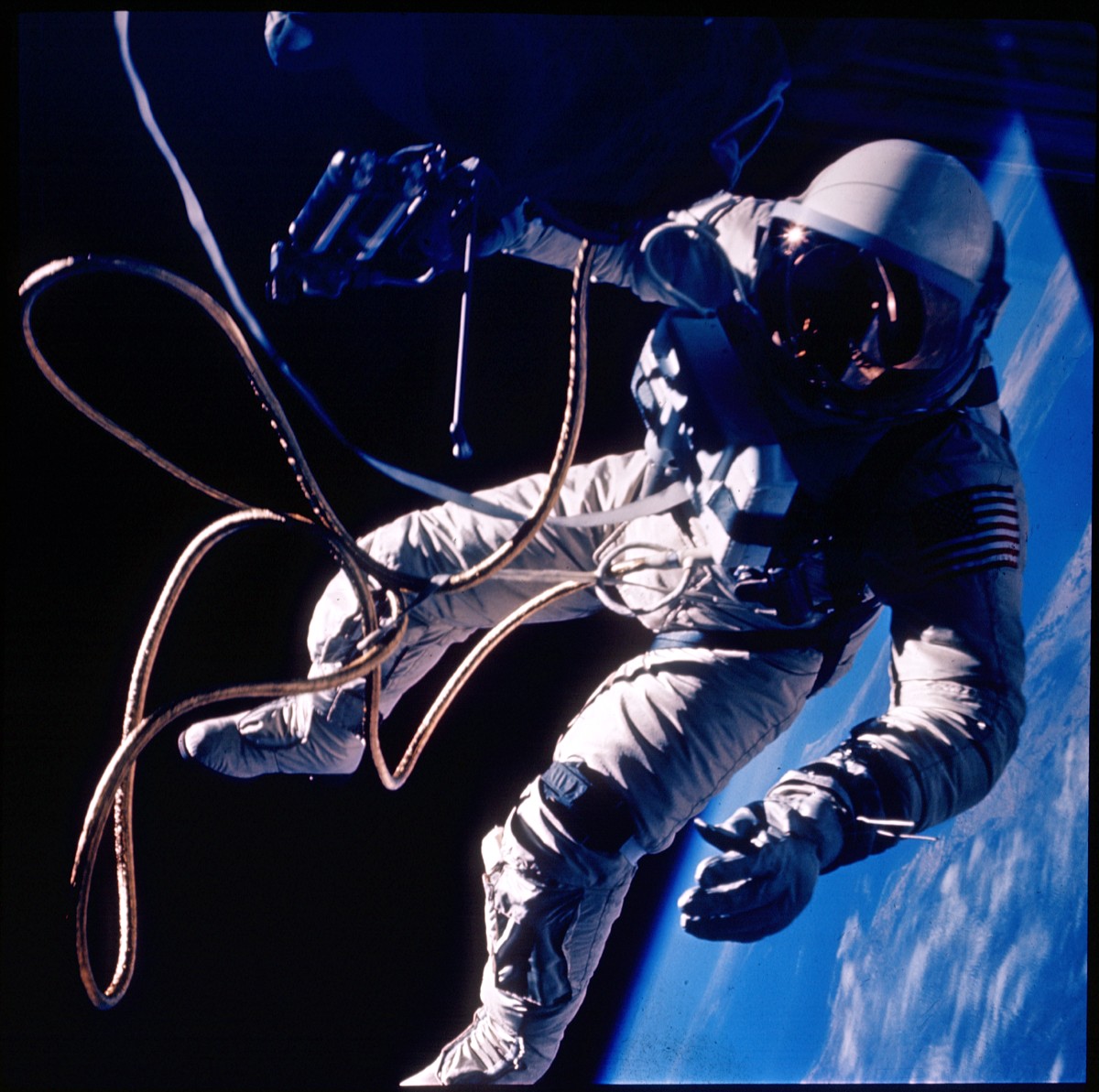 APOD: 2005 June 4 – First US Spacewalk