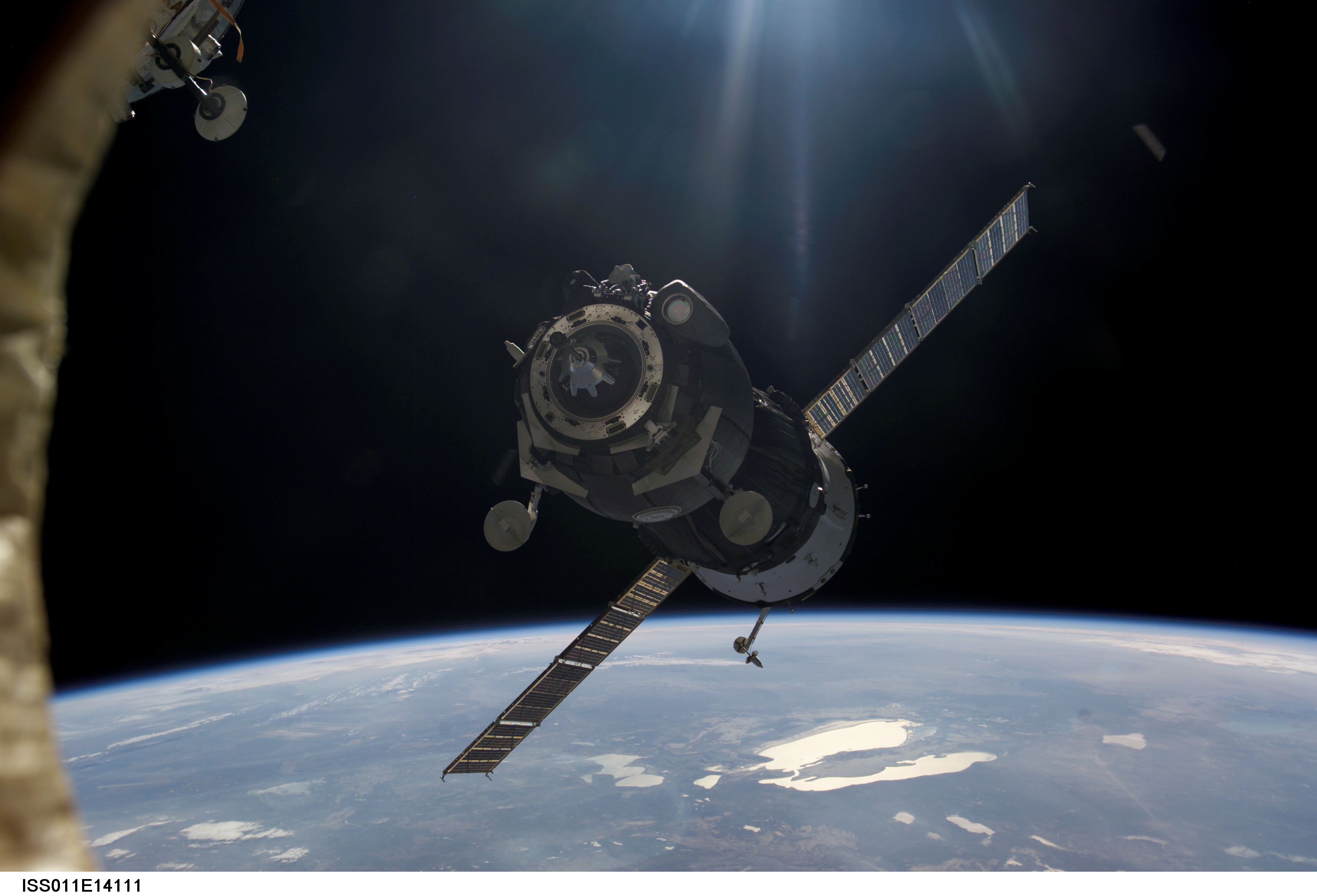 APOD: 2005 November 1 – A Soyuz Spacecraft Approaches the Space Station